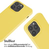 imoshion Silikonhülle mit Band für das iPhone 15 Pro Max - Gelb