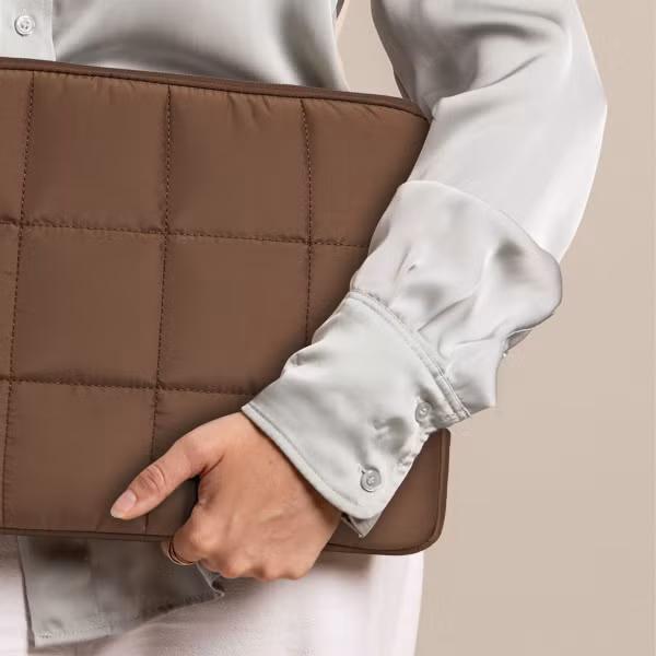 Selencia Puffy Laptop Hülle 13-14 Zoll - Laptop Sleeve - Mocha Brown