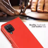 Selencia Echtleder Klapphülle Samsung Galaxy A12 - Rot