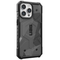 UAG Pathfinder Case für das iPhone 15 Pro Max - Geo Camo