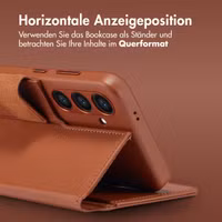 Accezz 2-in-1 Klapphülle aus Leder mit MagSafe Samsung Galaxy S23 FE - Sienna Brown