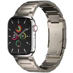 Accezz Mattes Titanstahlarmband für das  Apple Watch Series 1 t/m 9 / SE (38/40/41 mm) | Series 10 / 11 (42 mm) - Titanium