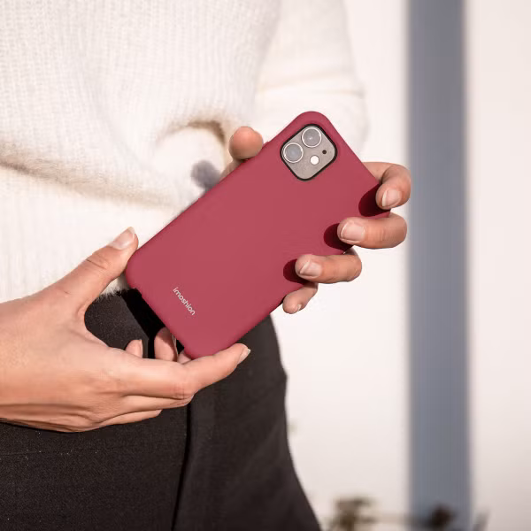 imoshion Color Backcover mit abtrennbarem Band für das Samsung Galaxy A36 / A56 - Raspberry