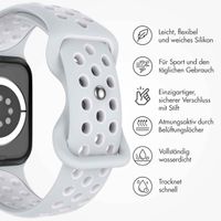 imoshion Sportarmband⁺ für die Apple Watch Series 1 bis 9 / SE (38/40/41 mm) | Series 10 (42 mm) - Größe S/M - Pure Platinum & White