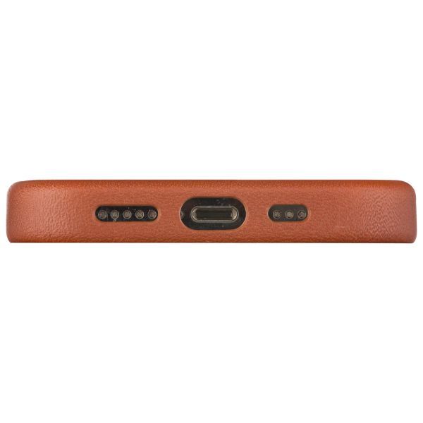 dbramante1928 ﻿Roskilde Back Cover MagSafe für das Apple iPhone 15 - Braun