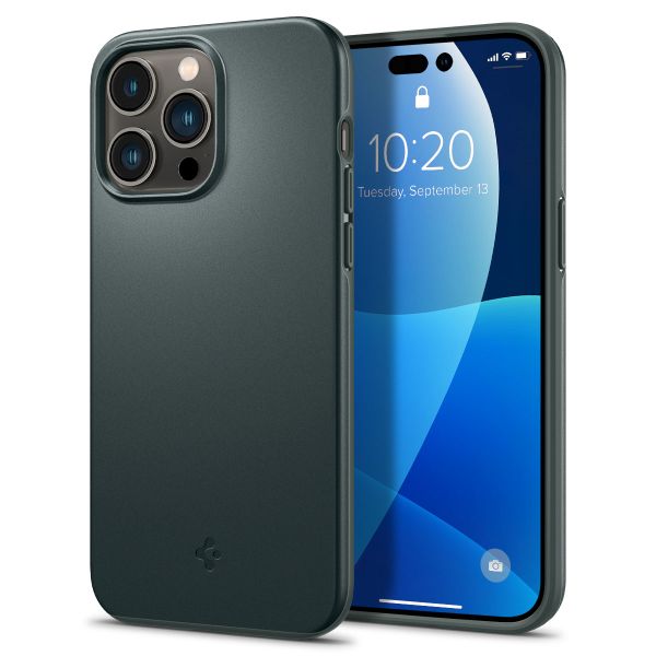 Spigen Thin Fit™ Hardcase für das iPhone 14 Pro - Grün