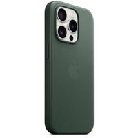 Apple FineWoven Back Cover MagSafe für das iPhone 15 Pro - Evergreen