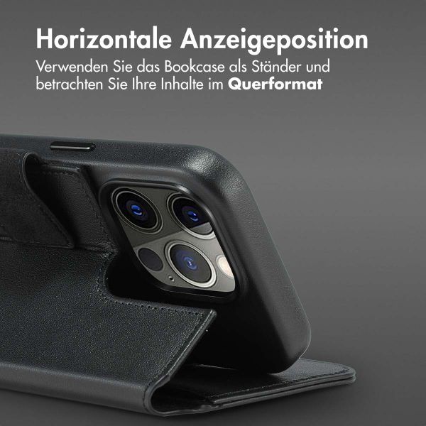 Accezz 2-in-1 Klapphülle aus Leder mit MagSafe für das iPhone 15 Pro - Onyx Black