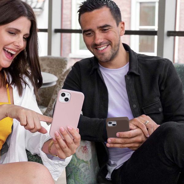 Accezz Liquid Silikoncase mit MagSafe Samsung Galaxy S25 Plus - New Tea Brown