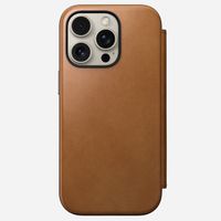 Nomad Modern Leather Folio Klapphülle für das iPhone 16 Pro - English Tan