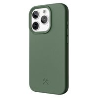 Woodcessories Bio Case MagSafe für das iPhone 15 Pro Max - Midnight Green