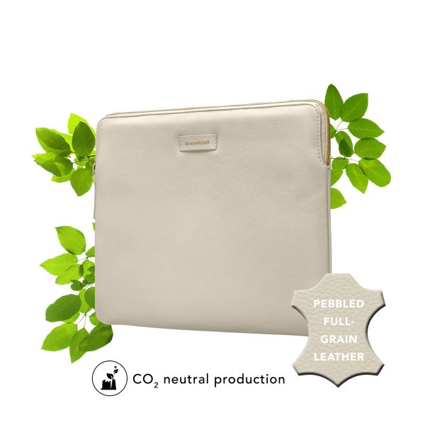 dbramante1928 ﻿Paris Sleeve - Laptop Hülle 13 Zoll - Laptop Sleeve - Echtes Leder - Apple MacBook Pro 13 Zoll / Air 13 Zoll - Sand Dune