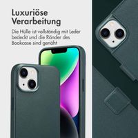 Accezz 2-in-1 Klapphülle aus Leder mit MagSafe für das iPhone 14 - Cedar Green