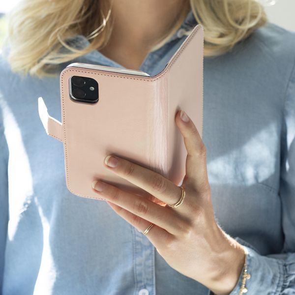 Selencia Echtleder Klapphülle für das Samsung Galaxy S21 Plus - Rosa