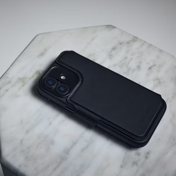 Decoded 2 in 1 Leather Klapphülle MagSafe Apple iPhone 17 Pro - Navy Shadow