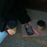 Holdit Wavy Case für das Apple iPhone 14 Pro Max - Chocolate / Mirror