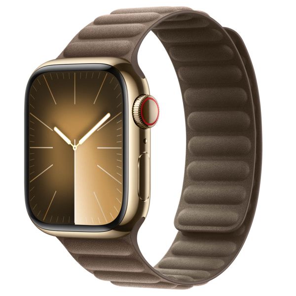 Apple Armband mit Magnetverschluss FineWoven für die Apple Watch Series 1-9 / SE - 38/40/41 mm / Series 10 - 42 mm - Größe S/M - Taupe