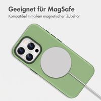 imoshion Color Backcover mit Thin MagSafe Ring Apple iPhone 15 Pro - Dunkelgrün