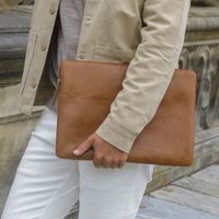 dbramante1928 Skagen Pro - Laptop Hülle 14 Zoll - Laptop Sleeve - Echtes Leder - MacBook Pro 14 Zoll - Tan