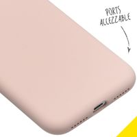 Accezz Liquid Silikoncase Rosa für das iPhone SE (2022 / 2020) / 8 / 7