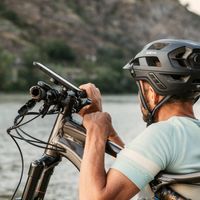SP Connect Bike Bundle II - Handyhalter für das Fahrrad für das Apple iPhone 13 Pro Max - Schwarz