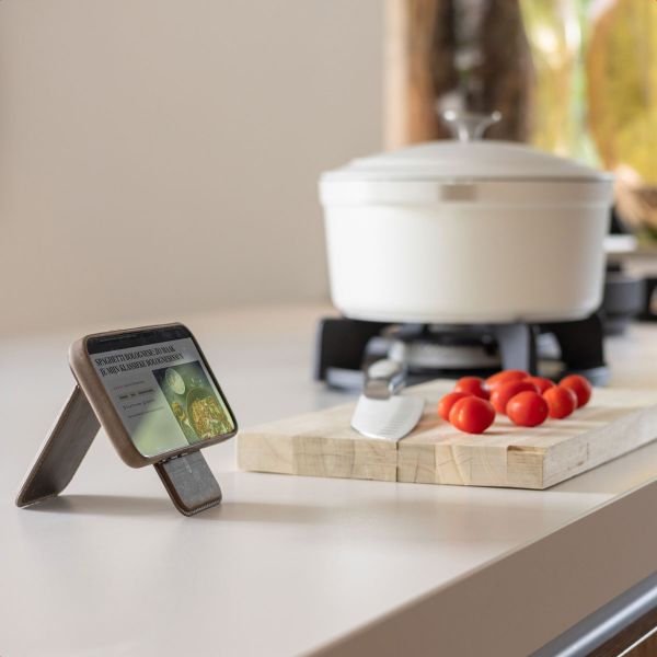 Accezz Vintage Leder MagSafe Kartenhalter mit Ständer - Rustic Brown