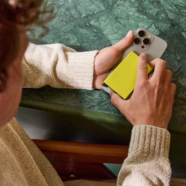 Secrid Cardprotector MagSafe - Kartenhalter - Lime
