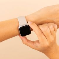 imoshion Silikon-Armband⁺ für  Apple Watch Series 1 t/m 9 / SE (38/40/41 mm) | Series 10 / 11 (42 mm) - Größe S/M - Starlight