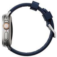 Nomad Robustes Armband FKM für die Apple Watch Series 1 bis 10 / SE / Ultra (2) (44/45/46/49 mm) - Silber/Blau