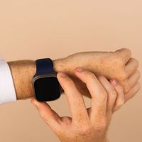 imoshion Silikonband⁺ für die Apple Watch Series 1 bis 10 / SE / Ultra (2) (44/45/46/49 mm) - Midnight - Größe M/L