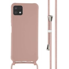 imoshion Silikonhülle mit Band für das Samsung Galaxy A22 (5G) - Sand Pink