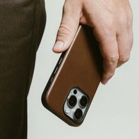 Nomad Modern Horween Leather Case für das iPhone 16 Pro - Rustic Brown