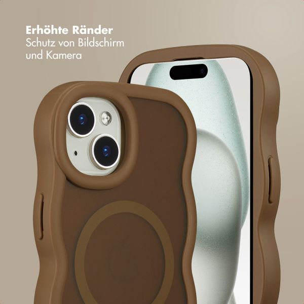 Selencia Wavy Backcover mit MagSafe Apple iPhone 15 - Mocha Brown