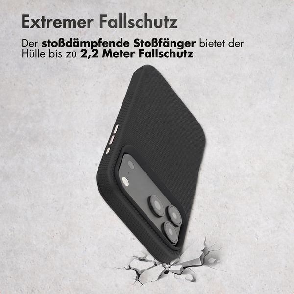 Accezz Tough Back Cover mit MagSafe Apple iPhone 18 Pro / 17 Pro - Schwarz
