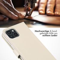 Selencia Echtleder Klapphülle Apple iPhone 15 - Greige