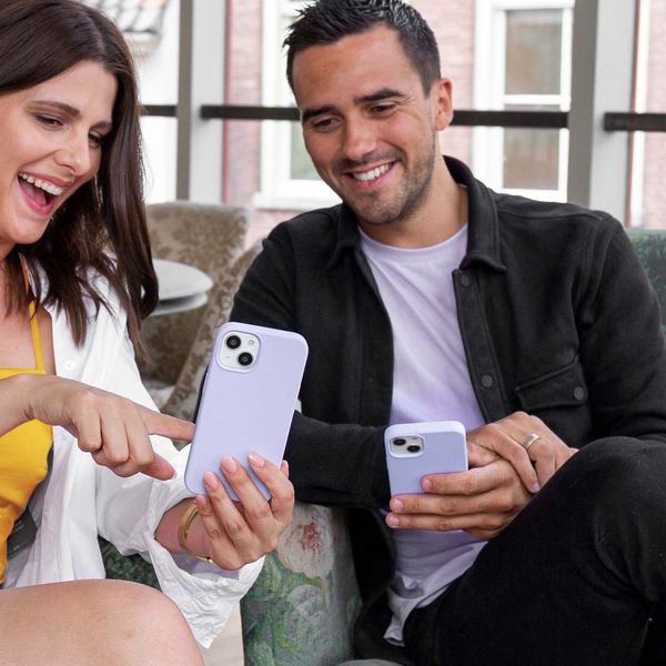 Accezz Liquid Silikoncase Samsung Galaxy A36 / A56 - Violett
