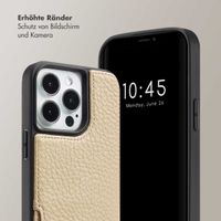 Selencia Nova Back Cover mit Kordel und Kartenhalter für das iPhone 13 Pro - Beige