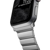 Nomad Titan-Gliederarmband für die Apple Watch Series 1 bis 10 / SE / Ultra (2) (44/45/46/49 mm) - Silber