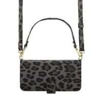 Selencia Sabi Klapphülle mit Leopardenmuster Apple iPhone 16 - Midnight Black