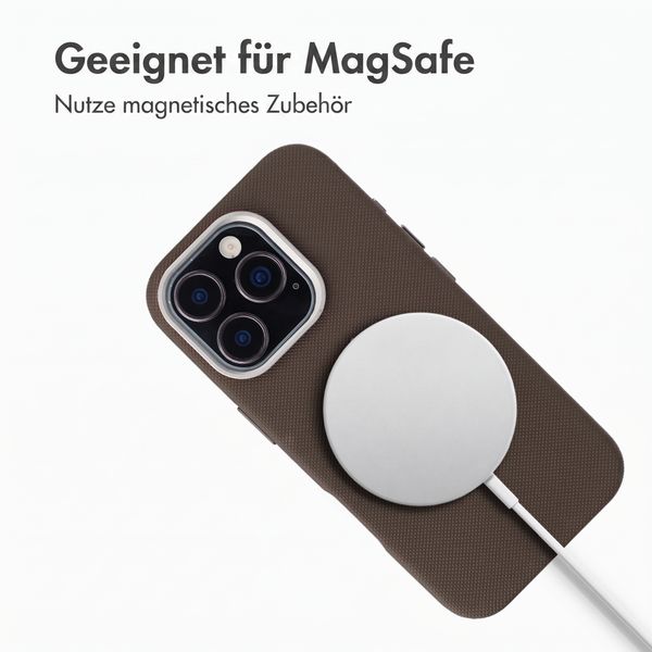 Accezz Mesh Backcover mit MagSafe Apple iPhone 16 Pro - Braun