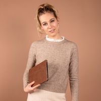 Selencia Nuria Trifold Klapphülle aus veganem Leder Samsung Galaxy Tab A7 - Braun