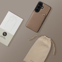 Selencia Riva Back Cover mit Kartenfach Samsung Galaxy S26 - Mocha Brown