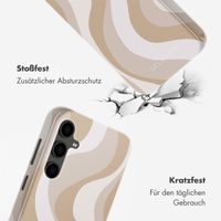 Selencia Vivid Tough Back Cover für das Samsung Galaxy S24 FE - Desert Waves Beige
