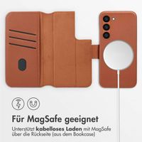 Accezz 2-in-1 Klapphülle aus Leder mit MagSafe für das Samsung Galaxy S23 - Sienna Brown