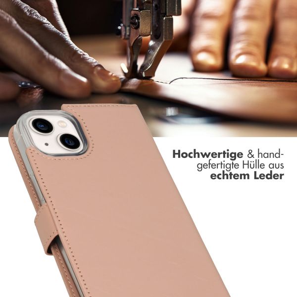 Selencia Echtleder Klapphülle für das iPhone 14 Plus - Dusty Pink