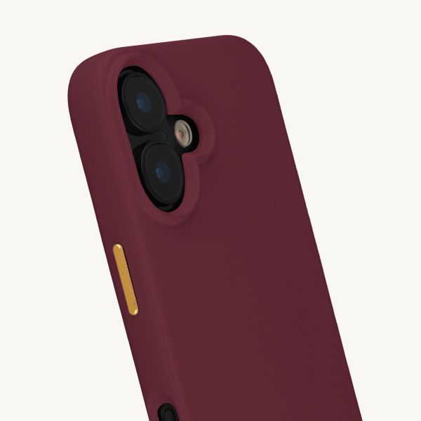 Selencia Rivièra MagSafe Backcover mit abnehmbaren Haken für das Apple iPhone 16 - Bold Burgundy + Sorbet Pop Handykette - Pink