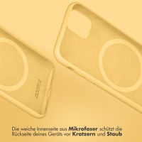 Accezz Liquid Silikoncase mit MagSafe für das Apple iPhone 14 Pro Max - Gelb