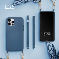 Selencia Back Cover mit Luxuriöser Handschlaufe Apple iPhone 12 (Pro) - Blau