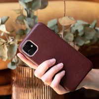 Selencia Gaia Backcover in Schlangenoptik Apple iPhone 13 Pro - Dunkelrot