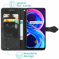 imoshion Mandala Klapphülle für das Realme 8 (Pro) - Schwarz